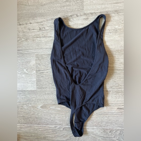 Cotton body suit aritzia size XS - Picture 2 of 2